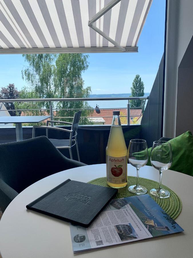 Ferienwohnungen Der Loewen Hagnau Exteriör bild